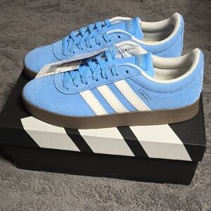 Adidas Men's Light Blue and White Sneakers
